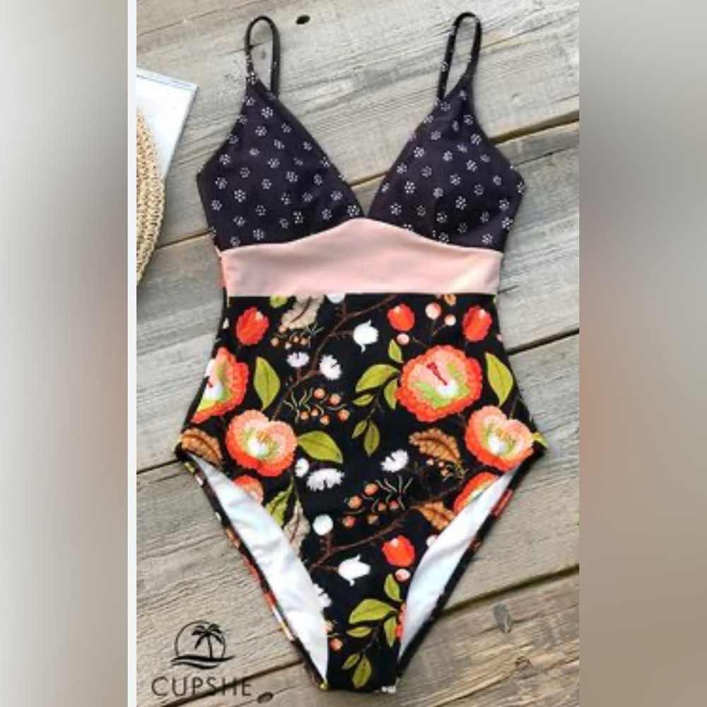 Cupshe One Piece Color Block Design Swimsuit Woman’s Size Medium (NWOT) - Picture 2 of 11